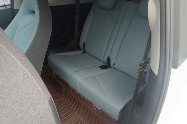 Used Chery QQ Little Ant 2023 251km True Love Edition Lithium Iron Phosphate Left Rear Seat