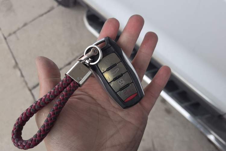 Used Haval H7 2017 Red-Label H7 2.0T Automatic Prestige Model
