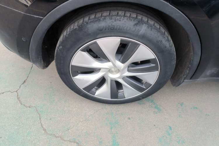 Used Tesla Model Y 2022 Long-Range All-Wheel-Drive Version