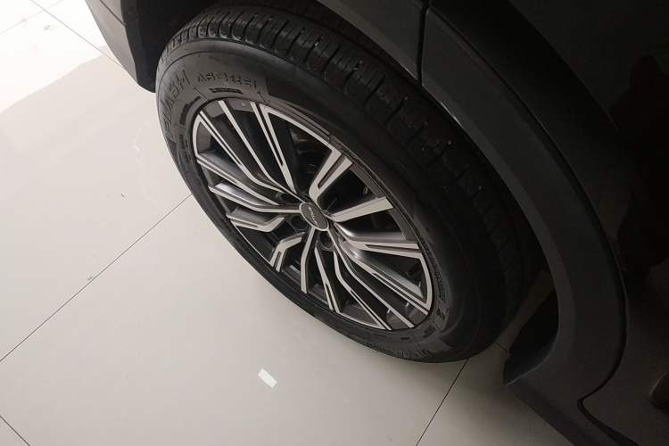 Used JETOUR X70 PLUS 2023 1.5T DCT Ziqiang PRO 5-Seater Right Rear Wheel Hub