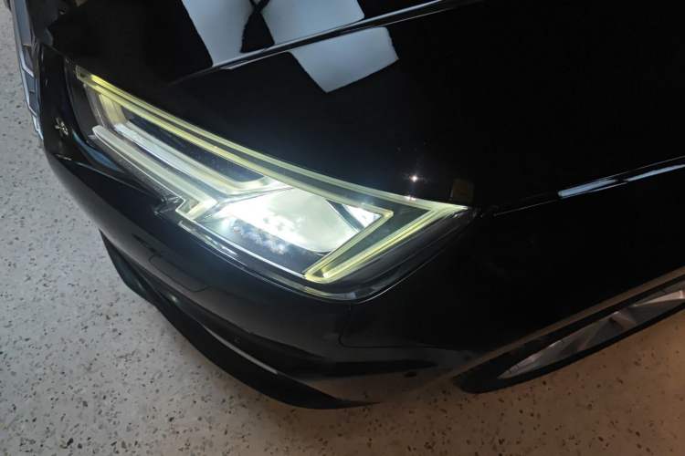 Used Audi A4L 2019 40 TFSI Fashion Edition China VI Emission Standard