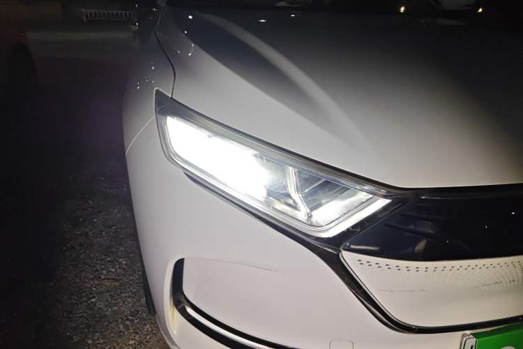 Used CHANGAN OSHAN X7 EV 2020 Luxury Edition 405 Right Front Headlight