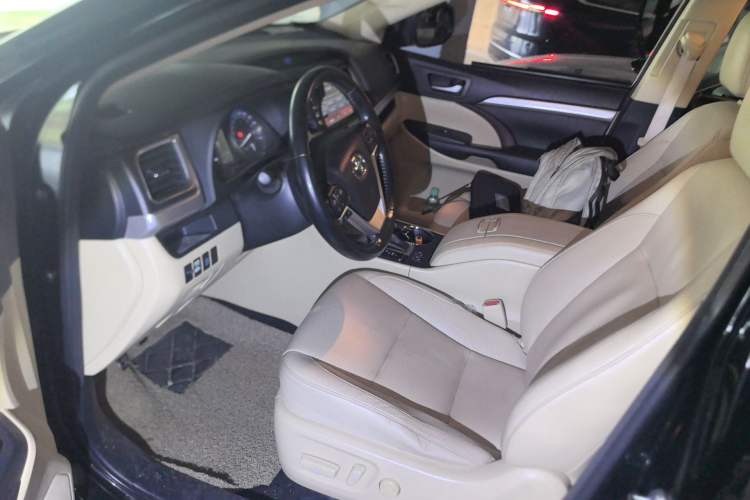 Used Toyota Highlander 2015 2.0T Four-Wheel Drive Luxury Edition 7-Seater
