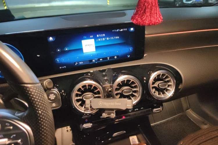 Used Mercedes-Benz CLA 2020 CLA 200 Shooting Brake Audio And AC Panel