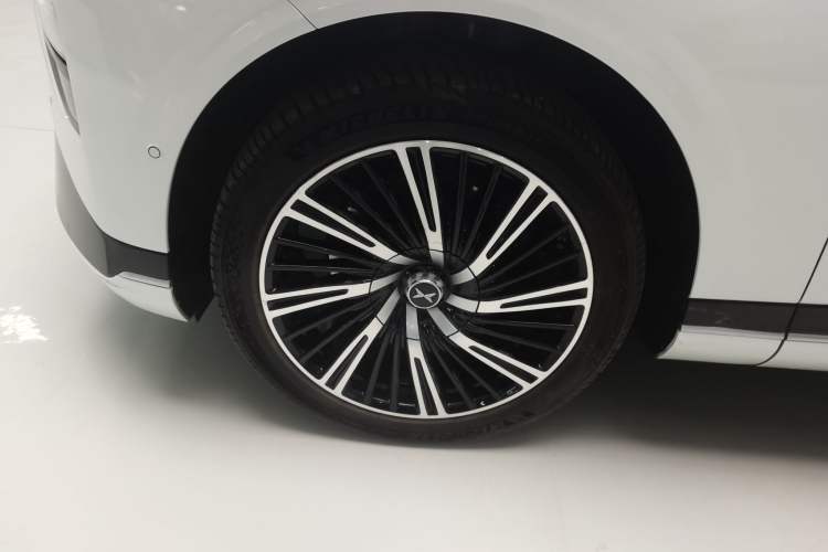 Used XPeng G9 2022 702 Pro Left Front Wheel Hub