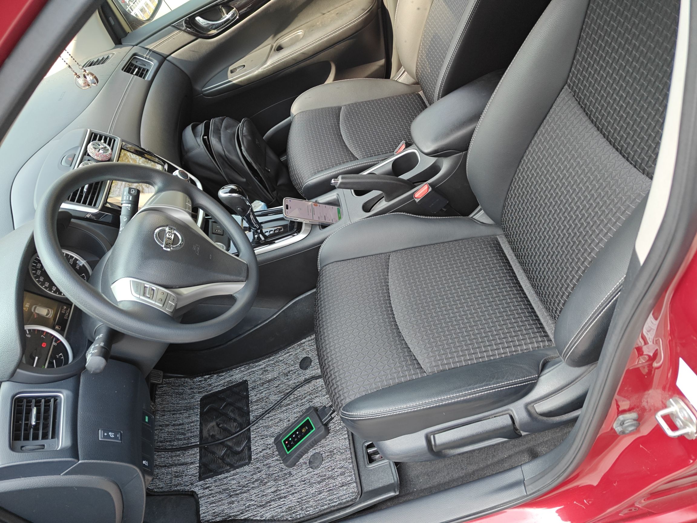 المقاعد الأمامية داخل السيارة