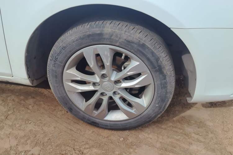 Used Geely Auto Emgrand 2015 Sedan 1.5L Manual - Top Trim Level