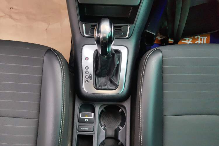 Used Volkswagen Tiguan L 2017 300TSI Automatic Two-Wheel Drive Silk Road Luxury Edition
