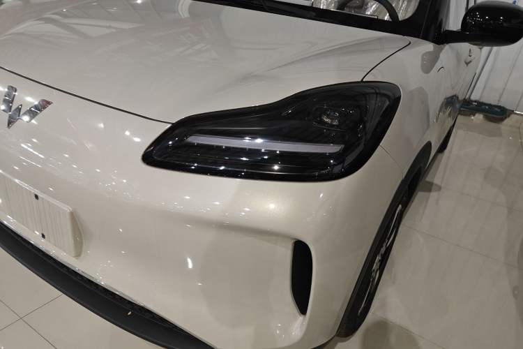 Used Wuling Bingo PLUS 2024 330 km Range Five-Seater Version
