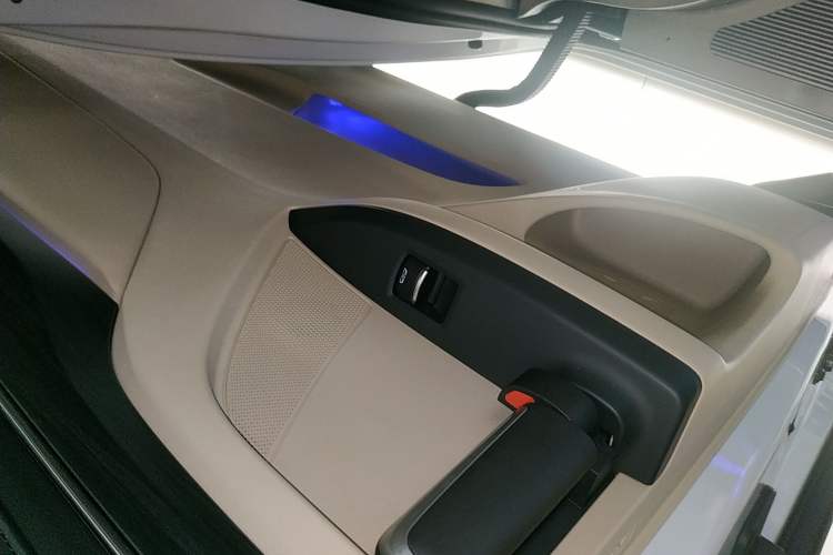 Used Buick GL8 2022 ES Landtrek 653T Luxury Edition Right Rear Door Interior