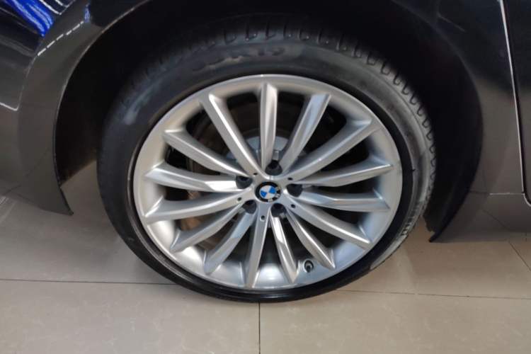 Used BMW 5 Series 2023 Updated 530Li Luxury Package Prestige Version Right Rear Wheel Hub