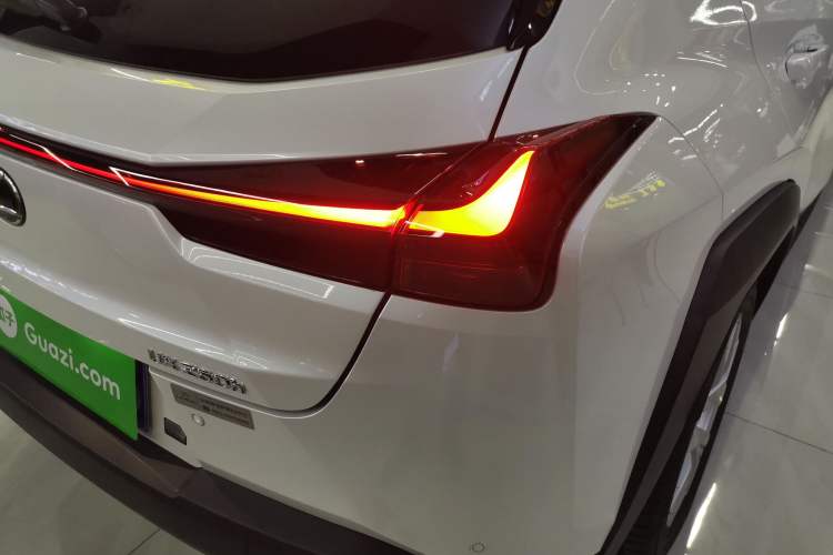 Used Lexus UX 2022 260h Explore-Edition
