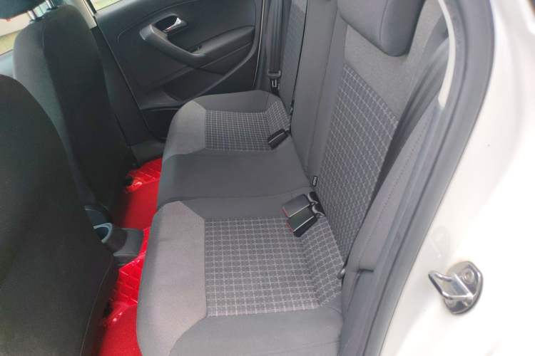 Used Volkswagen Polo 2016 1.6L Automatic Comfort Model
