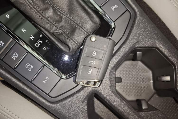 Used Volkswagen Bora 2023 300TSI DSG Prestige Edition
