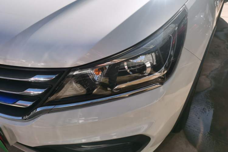 Used Baojun 310W 2017 1.5L Manual Comfort Version China VI Emission Standard