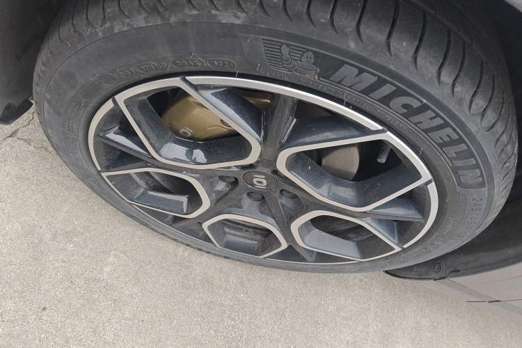 Used CHANGAN NEVO A07 2025 All-Electric "True Fragrance" Edition 710-Mile Long-Range Version Left Front Wheel Hub