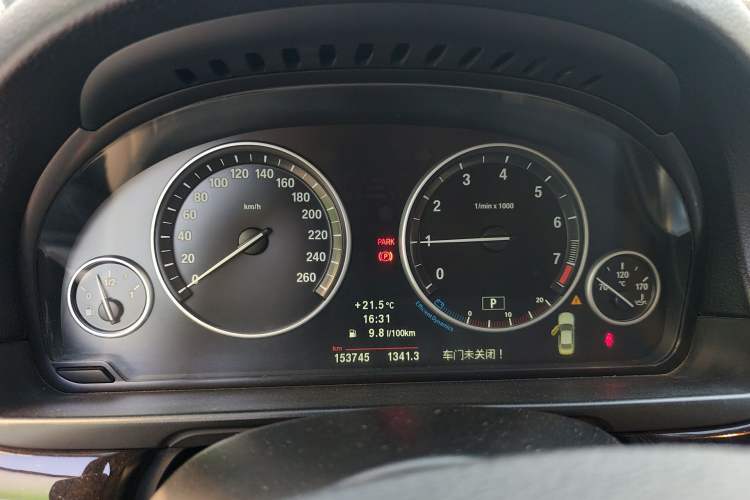 Used BMW 5 Series 2013 525Li Luxury Model