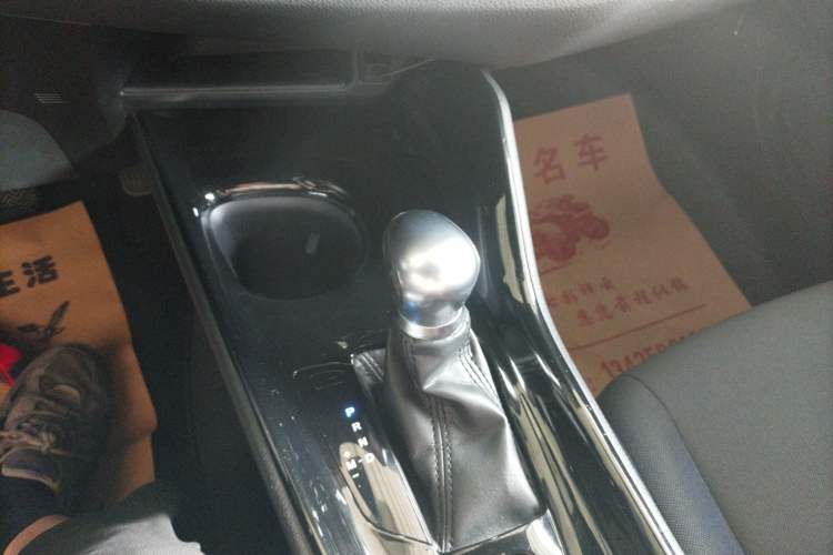 Used Toyota C-HR 2018 2.0L Luxury Edition China V Standard Gear Lever