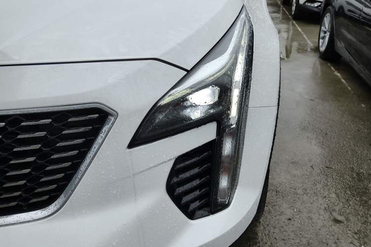 Used Cadillac XT4 2022 28T Two-Wheel Drive Fashion Edition Left Front Headlight