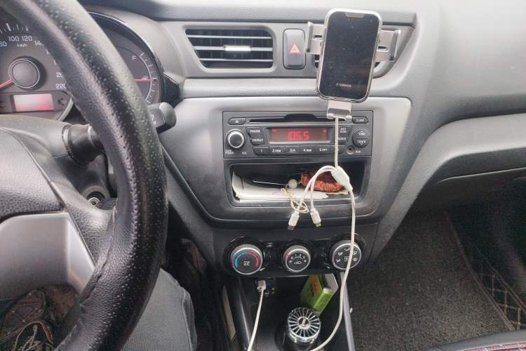 Used Kia K2 2015 Sedan 1.4L Manual Transmission GL Audio And AC Panel