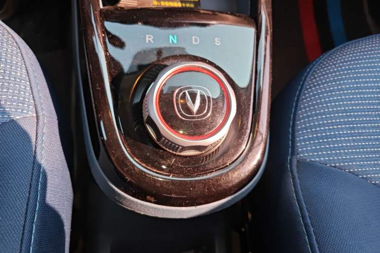 Used CHANGAN OSHAN Benni E-Star 2022 National Edition Colorful Limited Edition (Fast-Charging Version) Lithium Iron Phosphate Gear Lever
