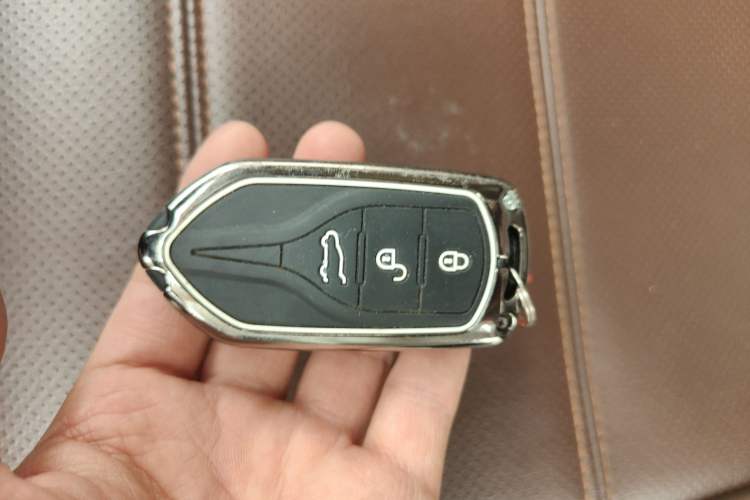 Used Yema T70 2016 Upgraded Model 1.5T Manual Luxury Version
