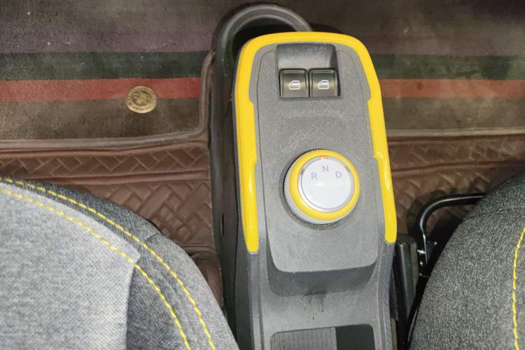 Used Chery New Energy QQ Ice Cream 2022 170km Sundae Phosphate Lithium-Ion Gear Lever