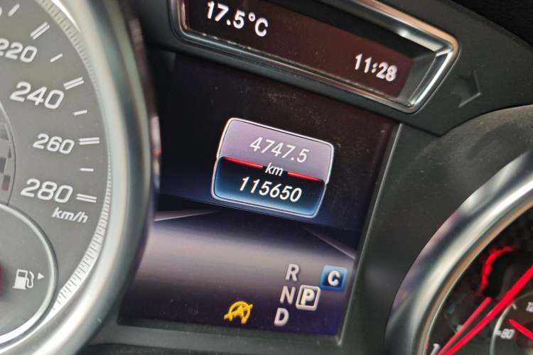 Used Mercedes-Benz GLE AMG 2017 AMG GLE 43 4MATIC Odometer Close Up