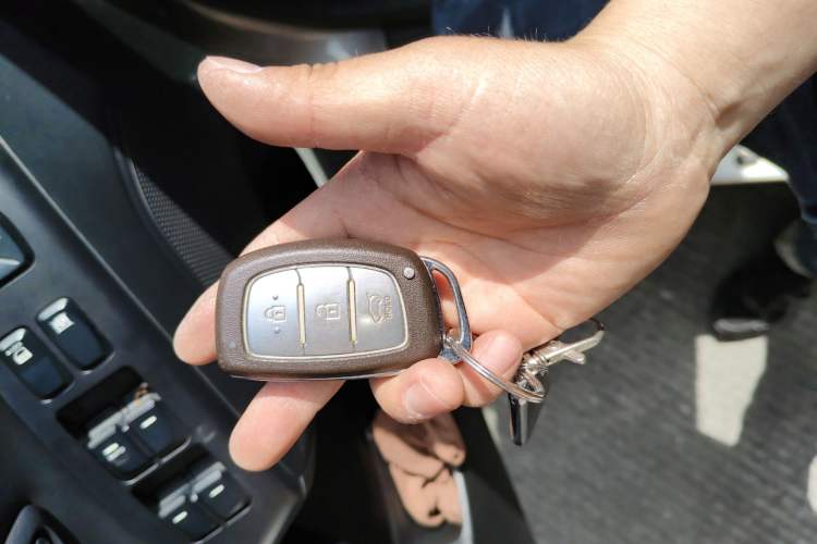 Used Hyundai ix35 2013 2.0L Automatic Two-Wheel Drive Smart GLS China IV Standard