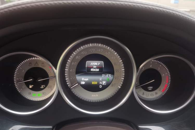 Used Mercedes-Benz CLS 2017 CLS 320 Elegant Edition Odometer Close Up