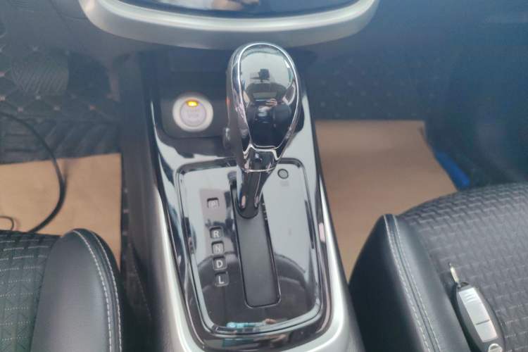 Used Nissan Tiida 2019 1.6L CVT Smart Drive Version China VI Standard Gear Lever