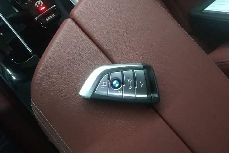 Used BMW 5 Series 2022 Restyled 530Li Leading Edition M Sport Package Vehicle Key