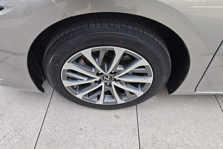 Used Lexus ES 2021 300h Excellence Edition