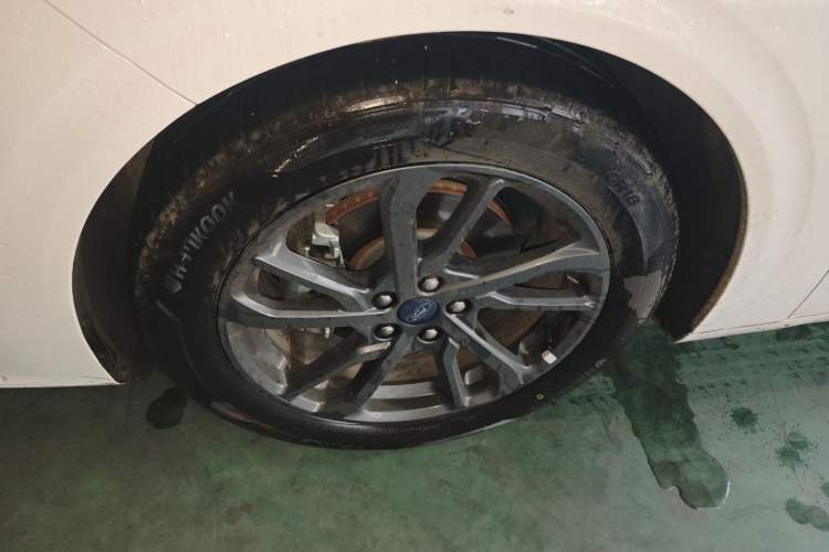 Used Ford Mondeo 2025 1.5T EcoBoost Luxury Version Left Front Wheel Hub