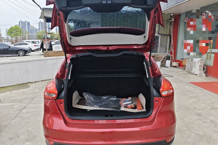 Used Ford Focus 2017 Hatchback 1.6L Automatic Fashion Edition Smart Drive Version
