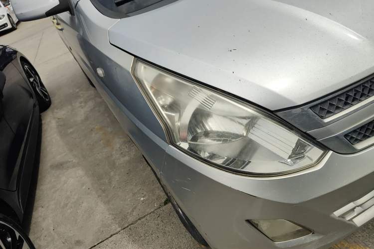 Used Wuling Rongguang V 2016 1.2L Standard Version Right Front Headlight