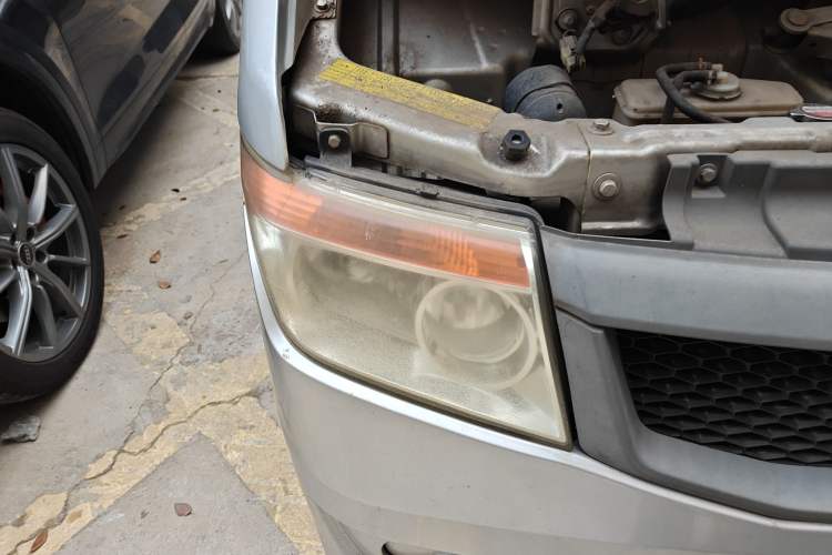 Used BAIC Weiwang 205 2013 1.0L Joy version Right Front Headlight