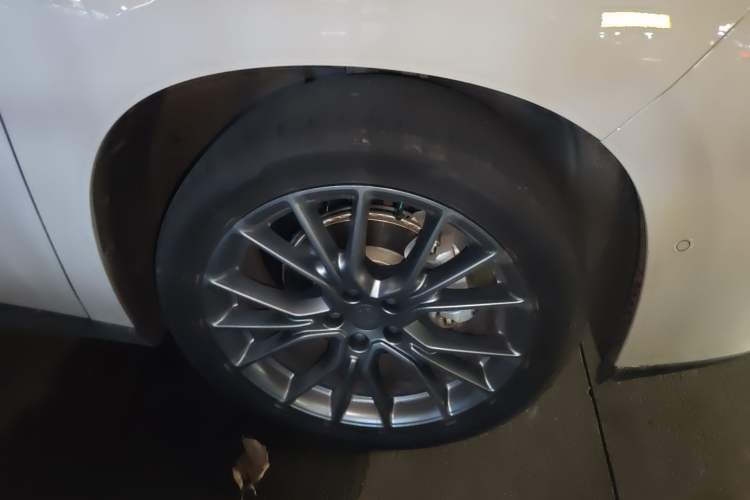 Used Leapmotor C10 2026 605 Enjoyment Edition Right Front Wheel Hub