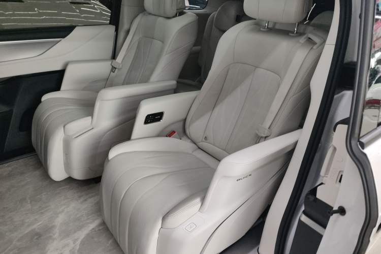 Used Buick GL8 New Energy 2024 Lu Zun Deluxe Edition 7-Seater