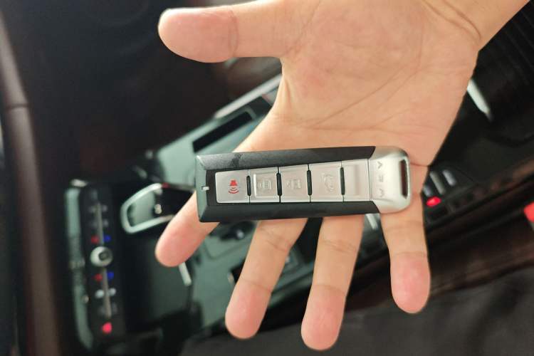 Used Wey VV7 2017 2.0T Flagship Model Interior 1