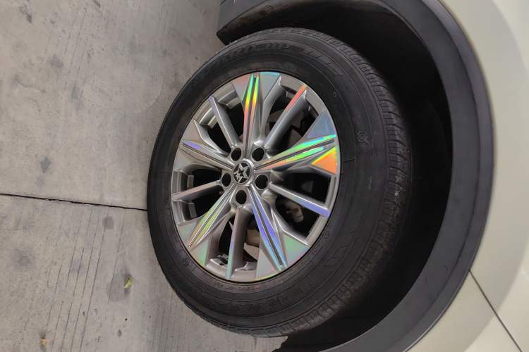 Used Venucia Star 2020 260T Automatic XingShang Edition Right Front Wheel Hub