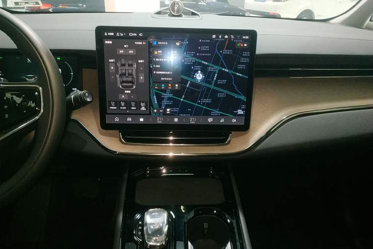 Used Volvo EM90 2025 Ultra Six-Seater Audio And AC Panel