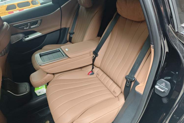 Used Mercedes-Benz E-Class 2025 Facelift E 300 L Luxury Edition
