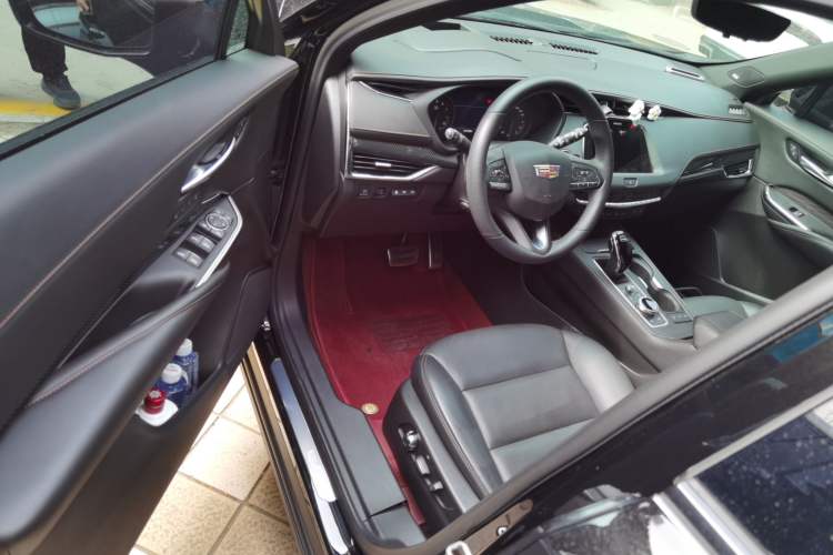 Used Cadillac XT4 2022 28T Four-Wheel Drive Platinum Edition