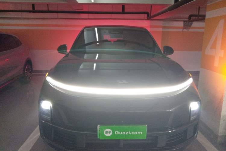 Used Li Auto L8 2023 Pro Model
