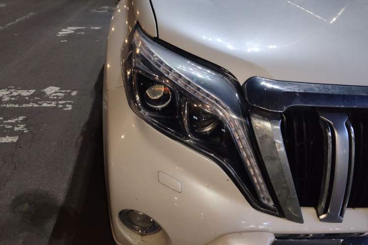 Used Toyota Prado 2014 2.7L Middle East Version Parallel Import Right Front Headlight