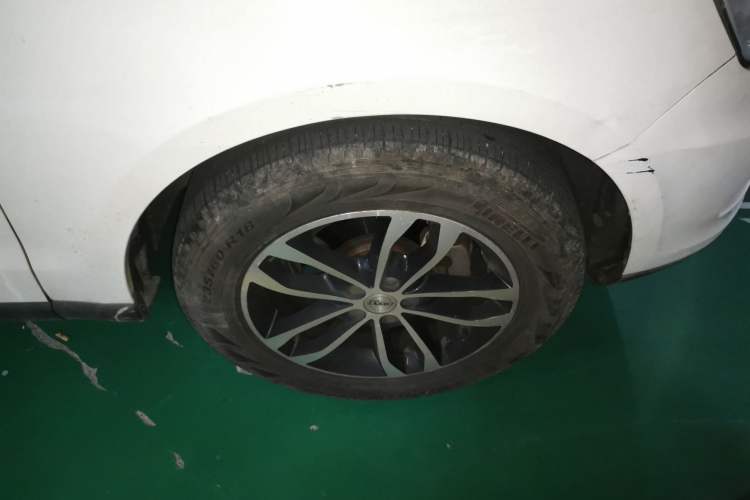 Used Zotye T600 2015 Family Edition 2.0T Manual Luxury Version
