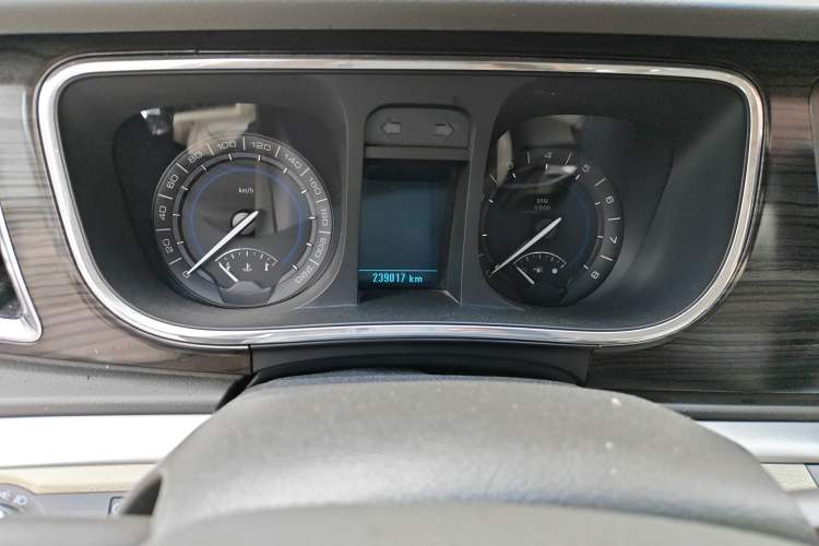 Used Buick GL8 2013 3.0L GT Luxury Business Haoya Edition
