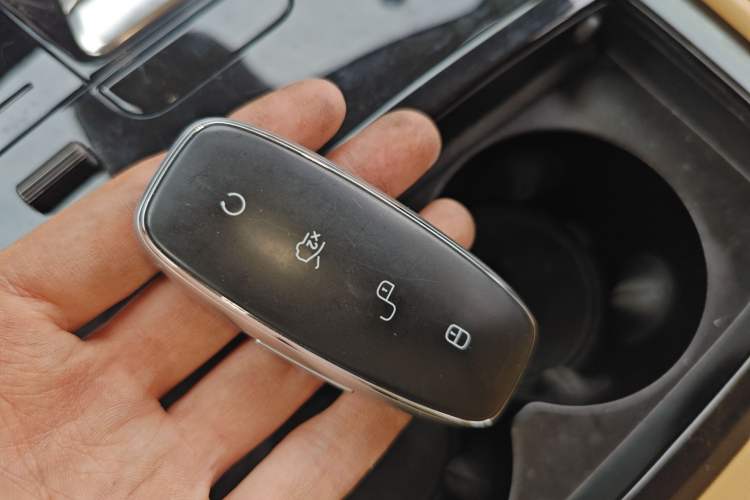 Used Denza D9 2024 DM-i 980 Four-Wheel Drive Prestige Model Interior 1