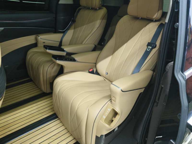 Used Denza D9 2024 DM-i 980 Four-Wheel Drive Prestige Model – Executive — 16